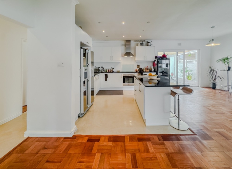 3 Bedroom Property for Sale in Claremont Western Cape